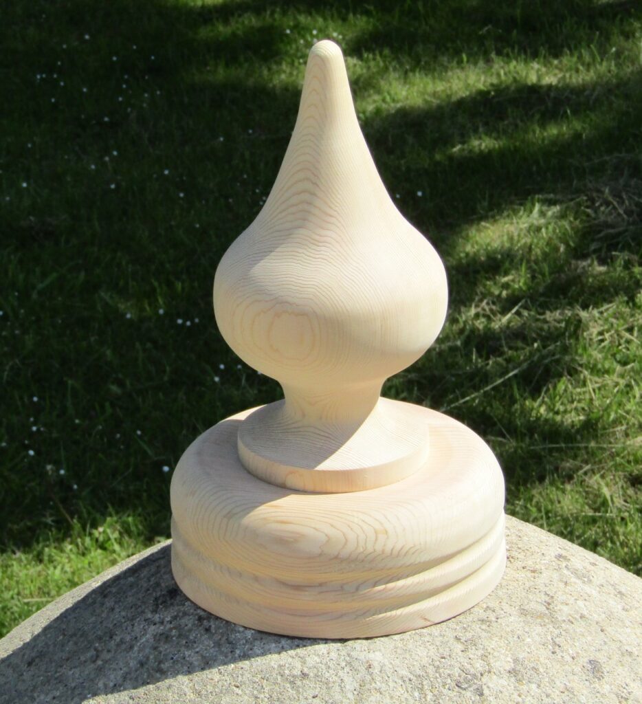 Onion on small base finial